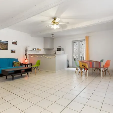 L'hibiscus - Dans Le Centre Historique * Pézenas